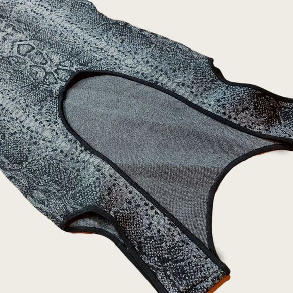 Guess Marciano Snake Print Bodycon Dress Small - Picture 7 of 8